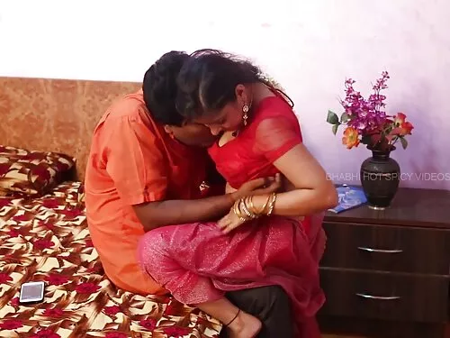 બુટીલીસિયસ બ્લેક ગર્ ...